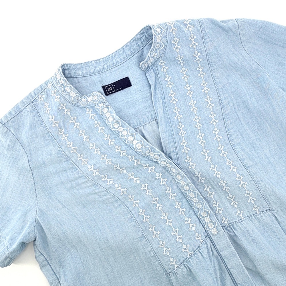 Gap Embroidered Short Sleeve Romper Womens Small Light Indigo Blue Relaxed Fit
